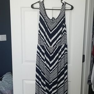 Chevron maxi dress sz small
